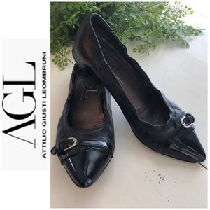 AGL black pointed cap toe w/buckle very nice